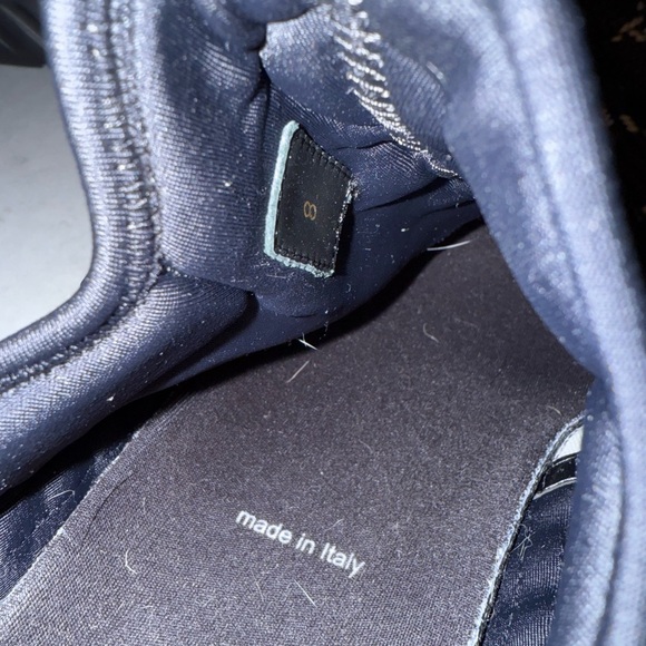 Louis Vuitton Men's Sneakers - Picture 9 of 9